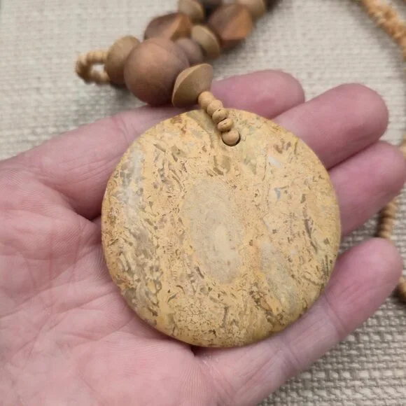 Slip On 20 Inch Wood And Jasper Stone Carved Floral Necklace B991 - Picture 4 of 7